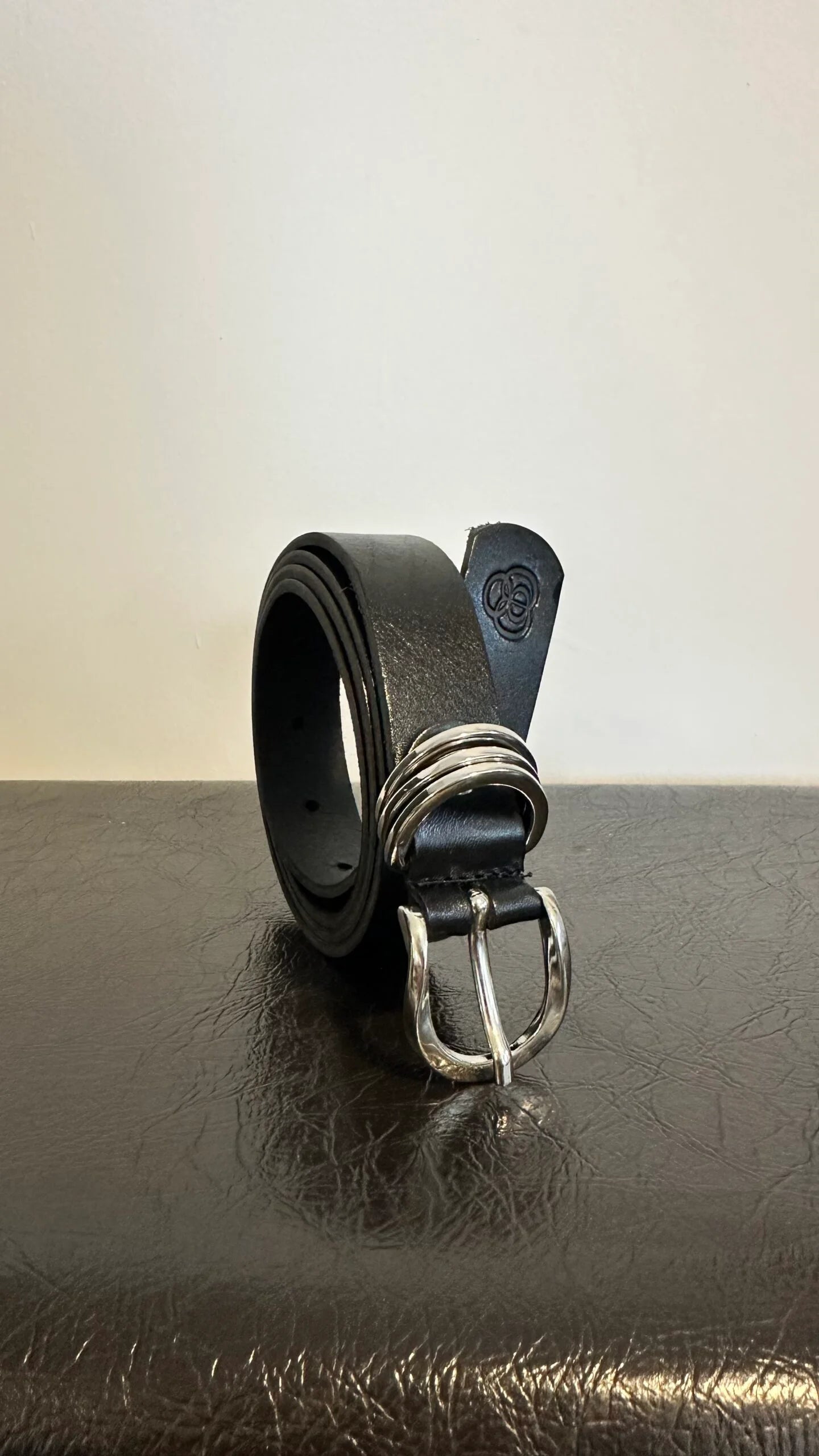 LEATHER BELT SILVER RING