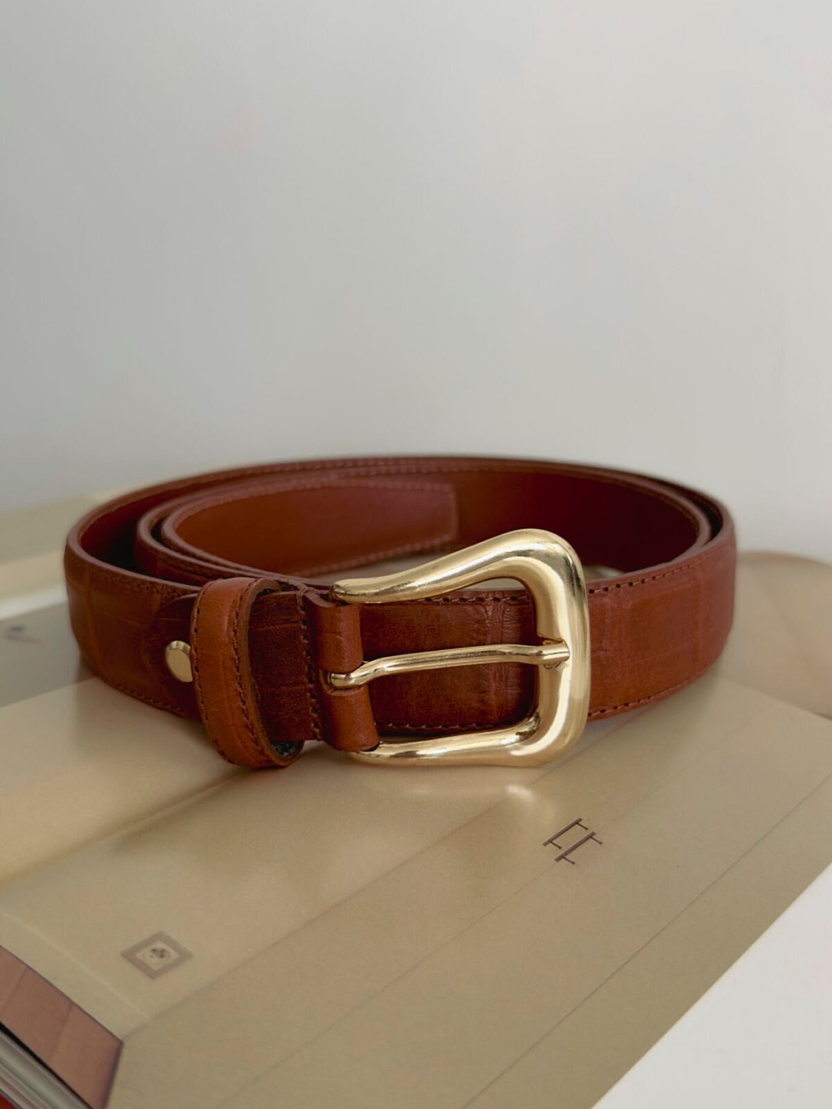 LEATHER BELT QUEEN