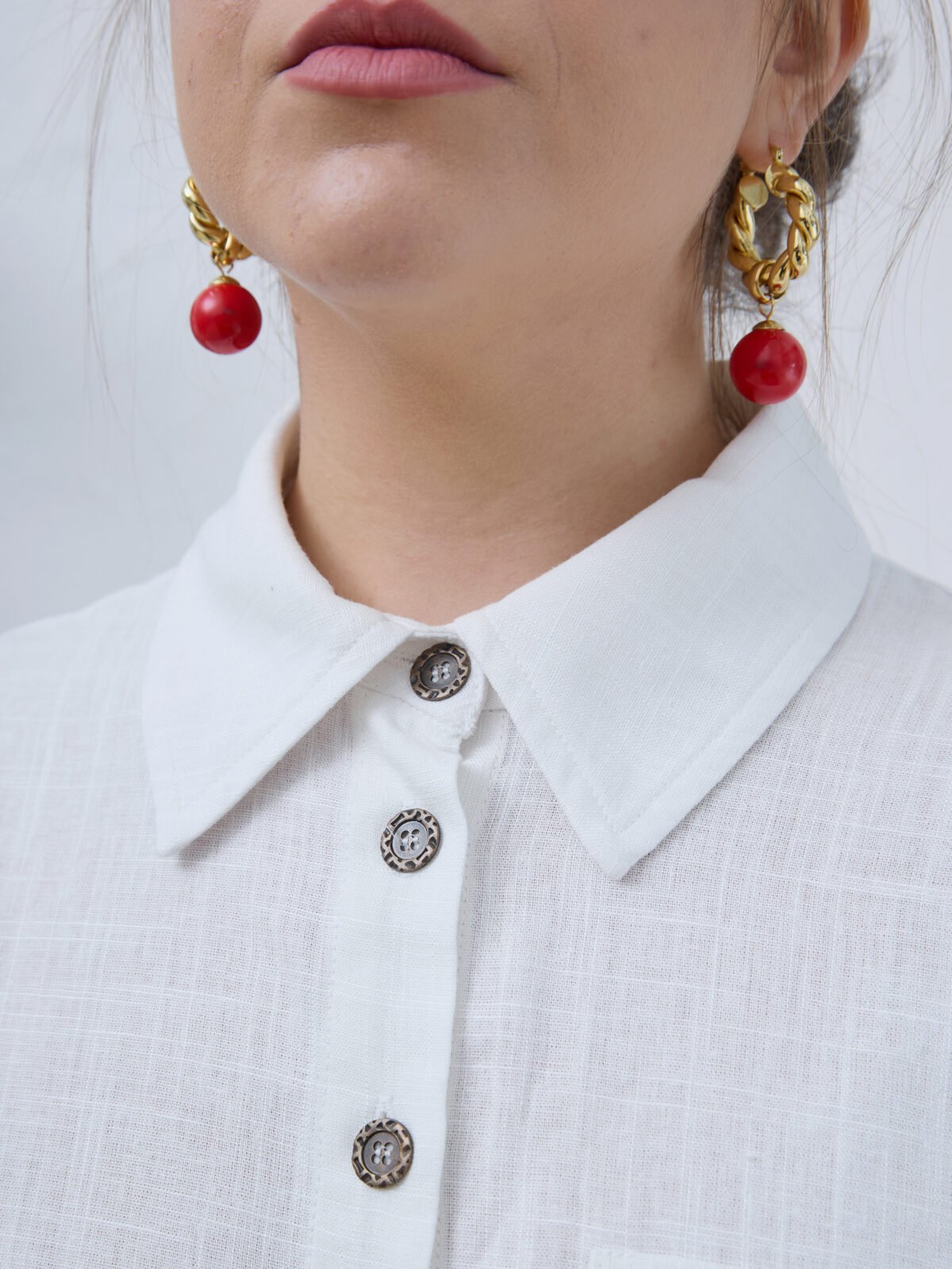 SARA WHITE BUTTON DOWN SHIRT